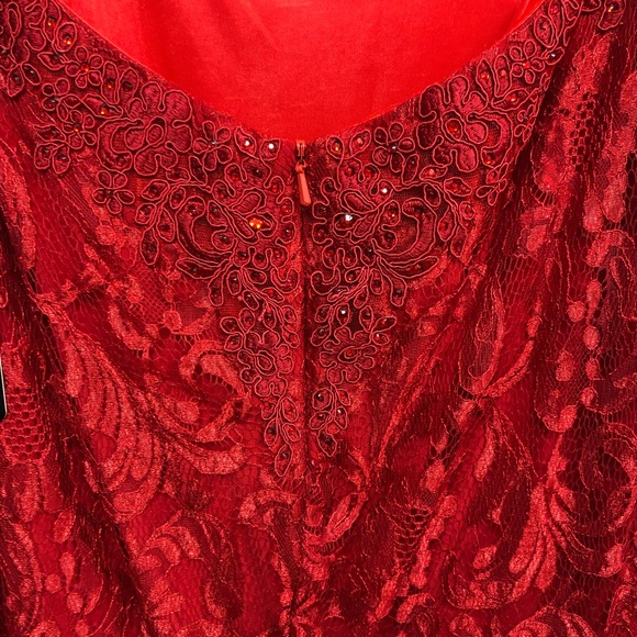 Long sleeve formal gown - Picture 6 of 7